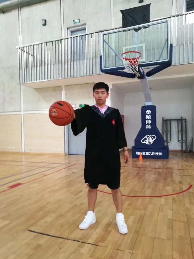 范彬彬华东师范大学篮球队长